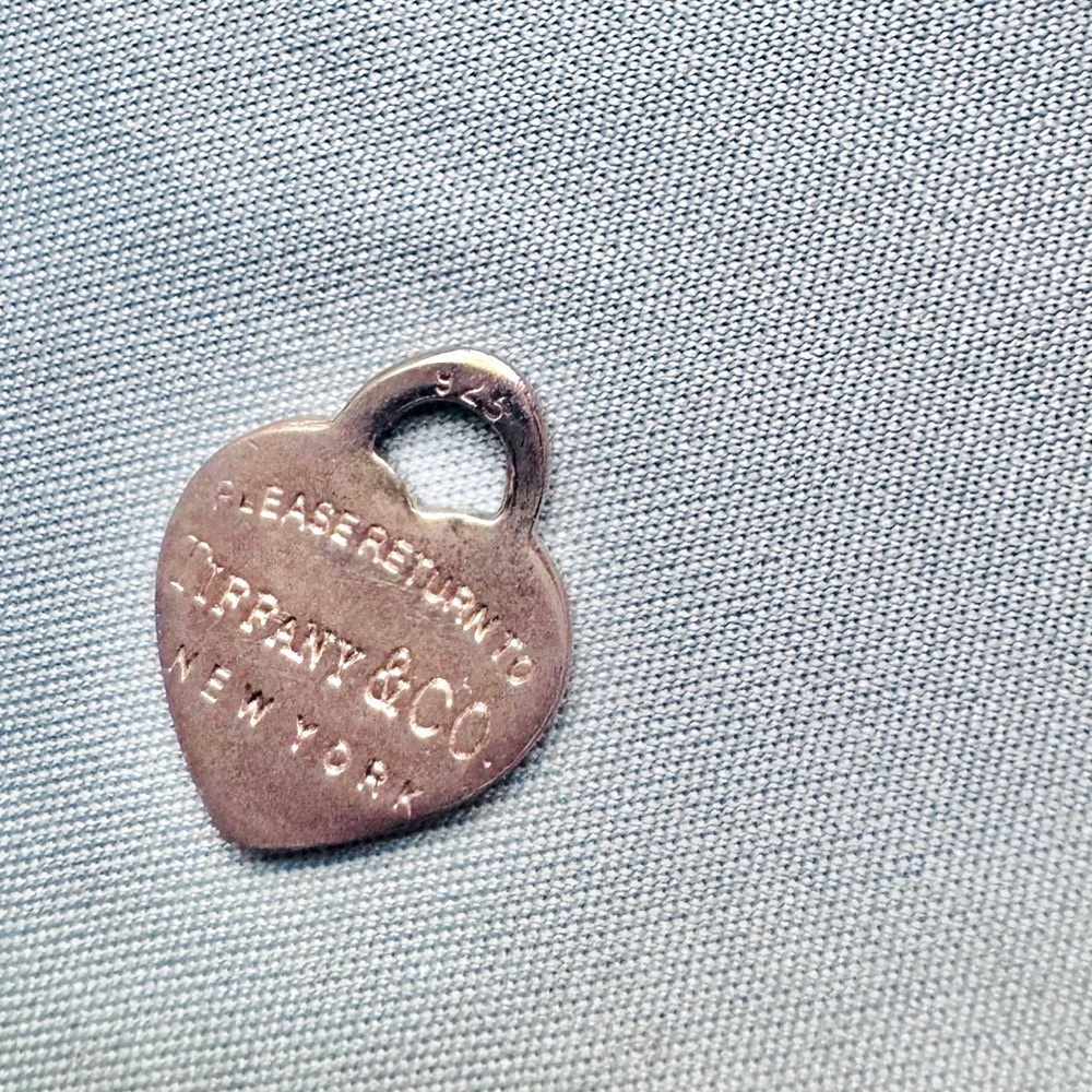 Tiffany & Co. Silver Heart Tag pendant authentic. - Picture 3 of 8